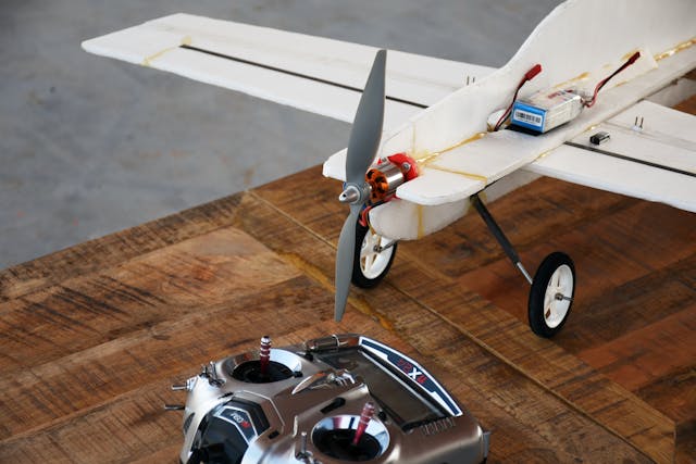 www.inwhented.com RC AirPlanes. Remote Control Planes.